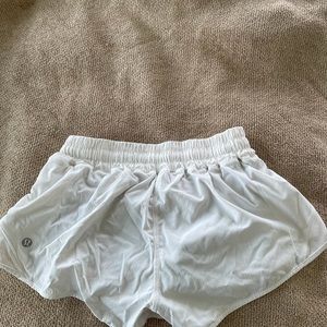 HOTTY HOT LULULEMON SHORTS 2.5